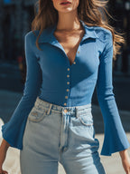 Ribbstickad Topp med Knappar fram och Utsvängda Ärmar