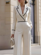 Skräddarsydd Elfenbensfärgad Jumpsuit med Vida Ben och Svarta Kontrastdetaljer