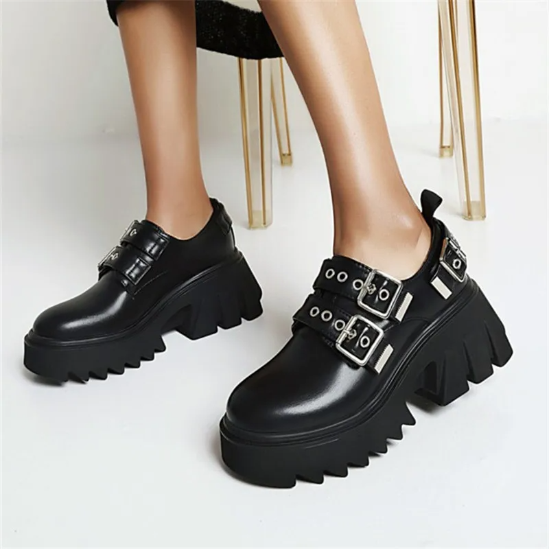 Mörka Spänne Stövlar