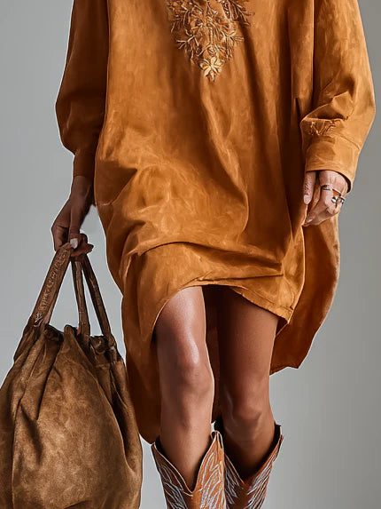 Bellamira – Mellanlång klänning med V-ringning