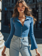 Ribbstickad Topp med Knappar fram och Utsvängda Ärmar