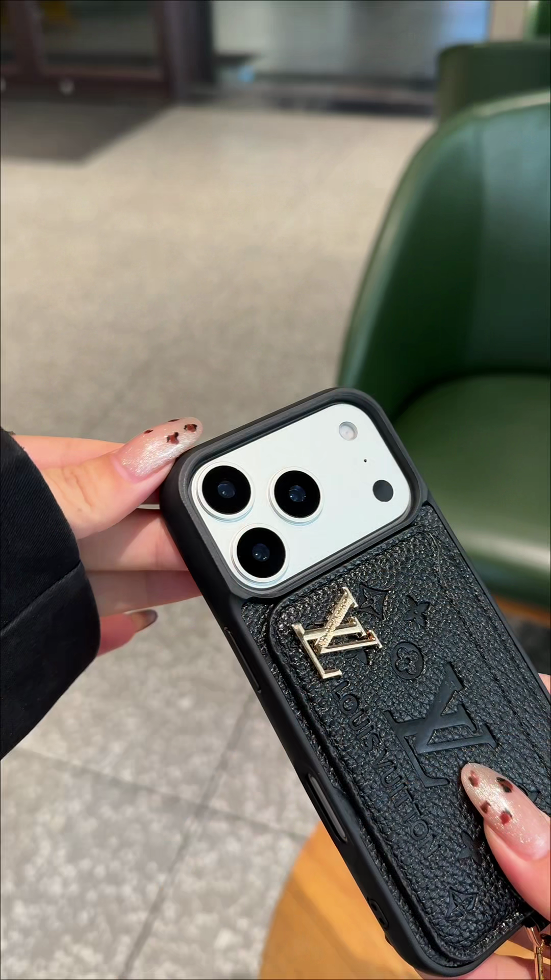 LV Royal Petal iPhone-fodral